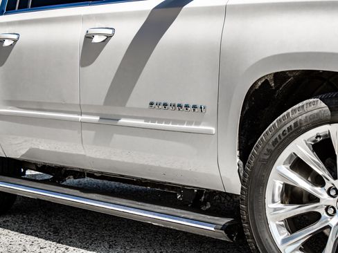 Used 2019 Chevrolet Suburban Premier w/ Premier Plus Edition AWD/4WD image 10