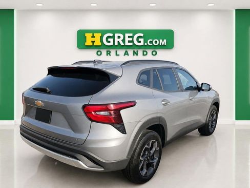 Used 2026 Chevrolet Trax LT FWD image 6