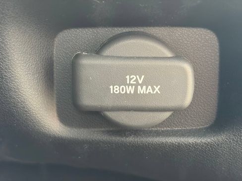 Used 2023 Honda HR-V EX-L image 9