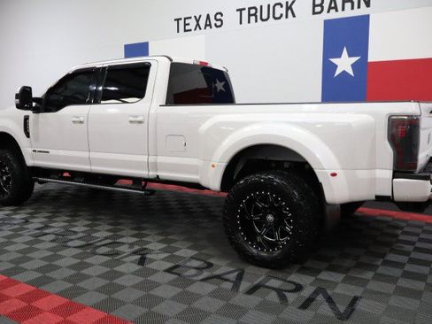 Used 2017 Ford F350 Lariat w/ Lariat Value Package AWD/4WD image 5