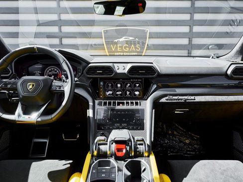Used 2021 Lamborghini Urus image 51