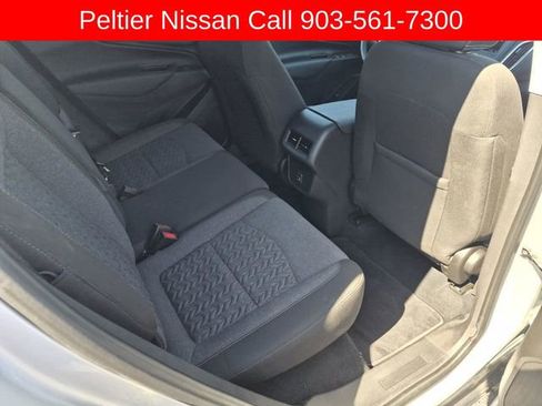 Used 2022 Chevrolet Equinox LT image 16