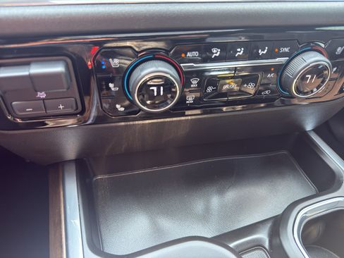 Certified 2024 Chevrolet Silverado 1500 High Country w/ Technology Package AWD/4WD image 21
