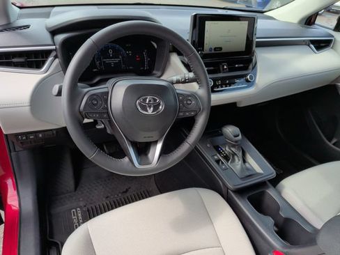 Certified 2026 Toyota Corolla Cross LE FWD image 12
