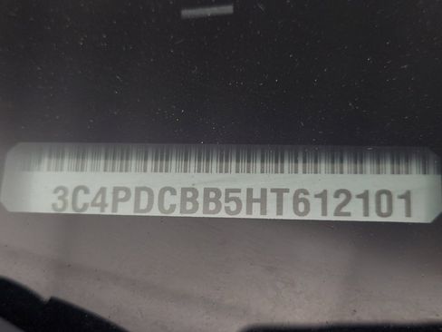 Used 2017 Dodge Journey SXT w/ Safe & Sound Group FWD image 33