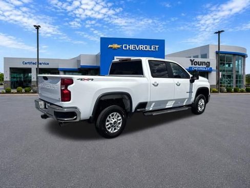 Used 2025 Chevrolet Silverado 2500 LT w/ Convenience Package AWD/4WD image 7