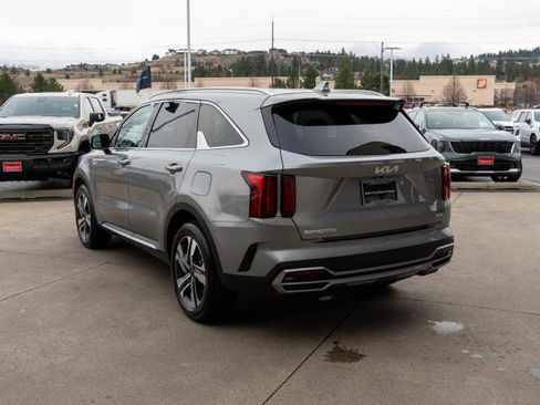 Certified 2023 Kia Sorento EX image 5