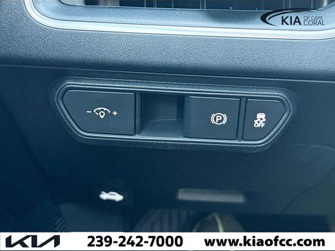 New 2025 Kia K4 LXS image 30