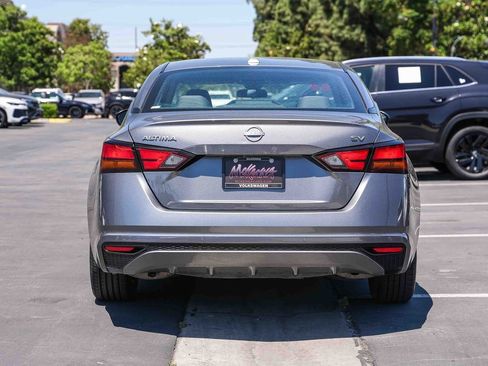 Used 2024 Nissan Altima 2.5 SV FWD image 7