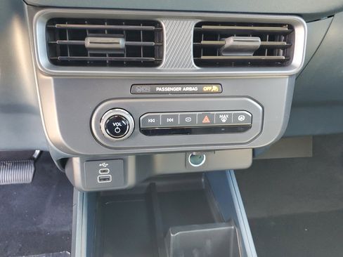 New 2026 Ford Maverick XL FWD image 18