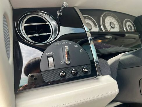 Used 2014 Rolls-Royce Wraith RWD image 19