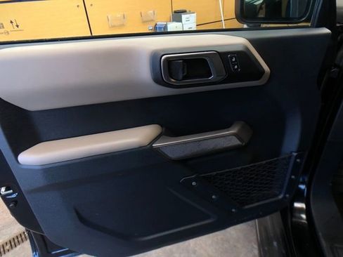 Used 2023 Ford Bronco Wildtrak image 12