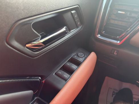 Used 2024 GMC Canyon AT4 w/ Technology Package AWD/4WD image 19