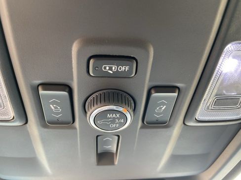 Used 2025 GMC Yukon Denali RWD image 46