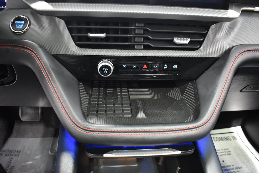 Used 2025 Ford Explorer ST AWD/4WD image 23