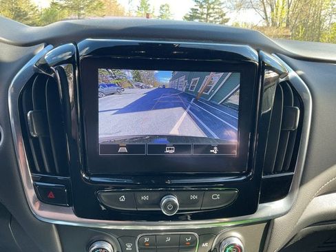 Used 2022 Chevrolet Traverse LT AWD/4WD image 18
