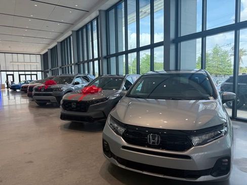 Certified 2025 Honda Pilot TrailSport image 13