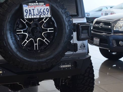 Used 2018 Jeep Wrangler Unlimited Sport S AWD/4WD image 34