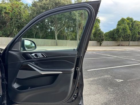 Used 2023 BMW X7 xDrive40i image 35