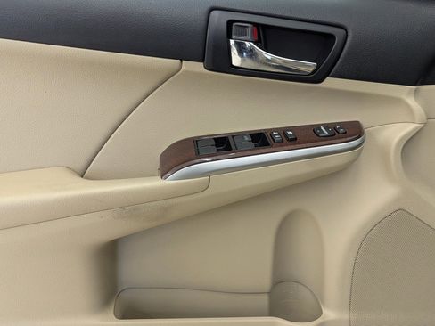 Used 2012 Toyota Camry XLE image 13