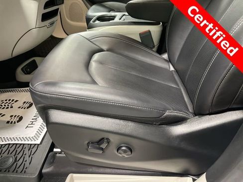 Certified 2024 Chrysler Pacifica Touring-L image 12