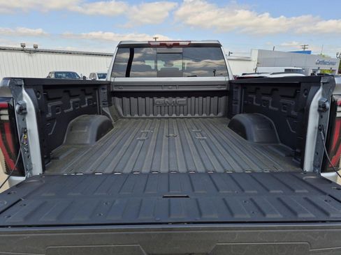 New 2026 GMC Sierra 2500 AT4 w/ AT4 Premium Plus Package image 7