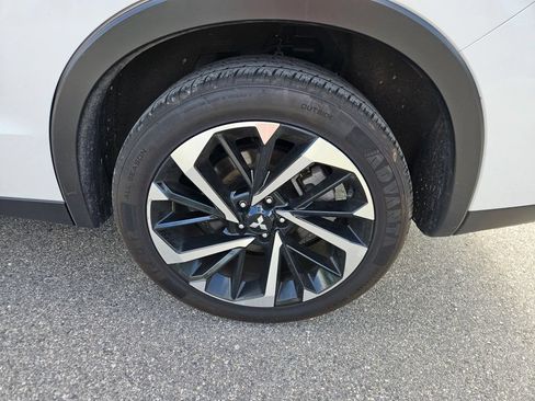 Used 2024 Mitsubishi Outlander SE FWD image 9