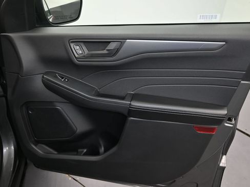 Used 2025 Ford Escape Active AWD/4WD image 14
