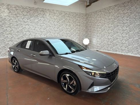 Used 2023 Hyundai Elantra SEL w/ Convenience Package FWD image 1