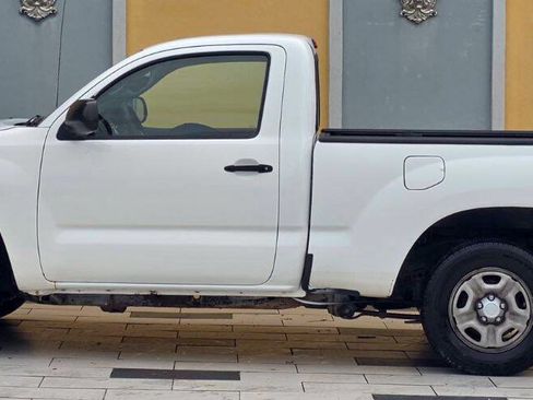 Used 2014 Toyota Tacoma 2WD Regular Cab image 4