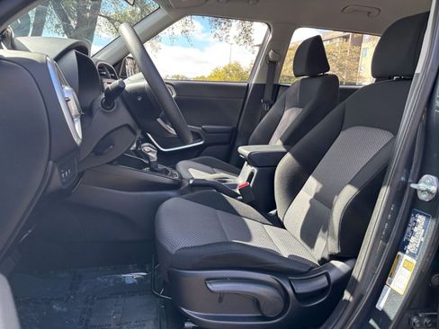 Used 2025 Kia Sportage LX FWD image 23