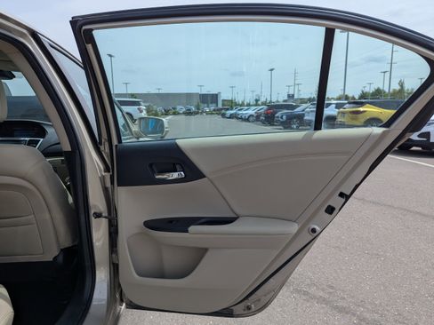 Used 2014 Honda Accord EX-L image 35