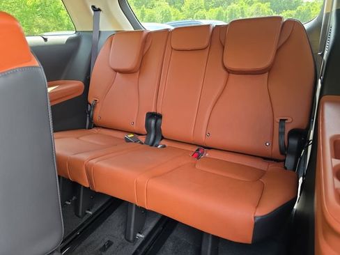 New 2026 Kia Carnival EX FWD image 7