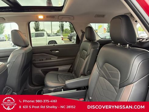 Certified 2023 Nissan Pathfinder Platinum AWD/4WD image 34