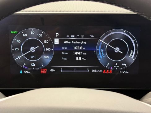 Used 2025 Kia Niro Wind FWD image 32