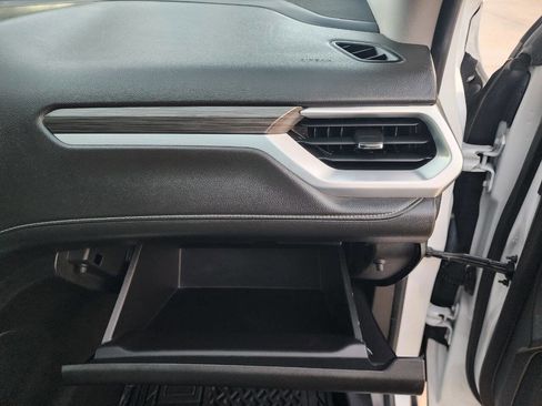 Used 2017 GMC Acadia SLT image 28