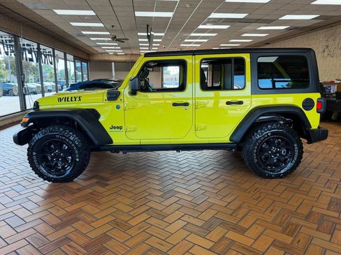 Used 2023 Jeep Wrangler Unlimited w/ Cold Weather Group AWD/4WD image 5
