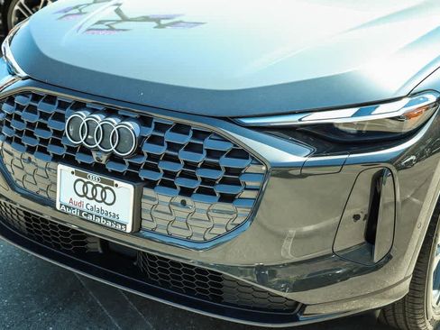 Used 2025 Audi Q5 Premium w/ Convenience Package AWD/4WD image 7