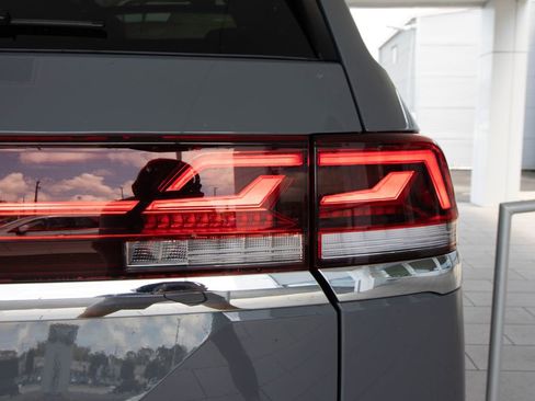 New 2026 Volkswagen Atlas SE FWD image 16