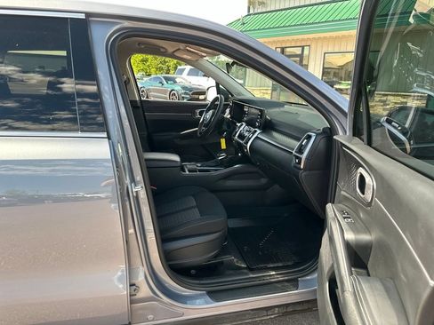 Used 2021 Kia Sorento LX AWD/4WD image 29