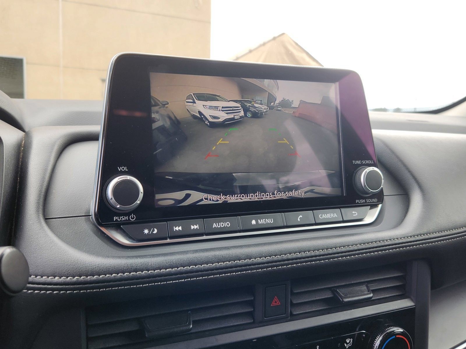 Used 2024 Nissan Rogue S FWD image 24