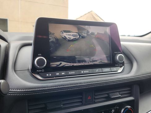 Used 2024 Nissan Rogue S FWD image 24