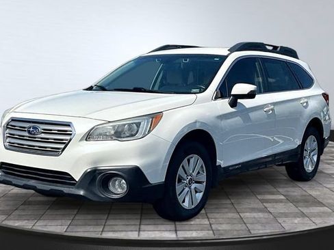 Used 2017 Subaru Outback 2.5i Premium AWD/4WD image 1