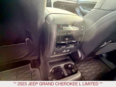 Used 2023 Jeep Grand Cherokee L Limited w/ Luxury Tech Group II image 15