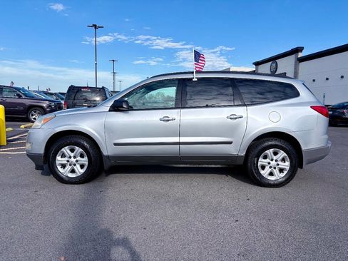 Used 2011 Chevrolet Traverse LS image 3