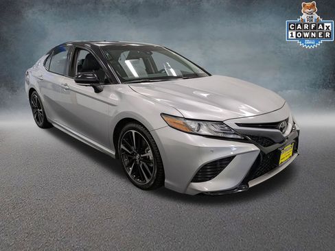 Used 2018 Toyota Camry XSE w/ Driver Assist Package FWD image 3