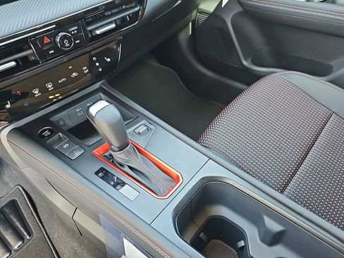 New 2026 Nissan Kicks SR w/ SR Premium Package FWD image 24