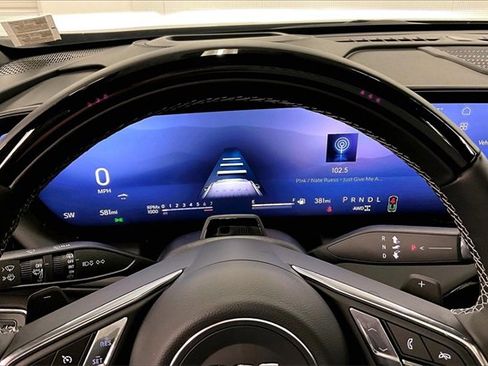 Used 2025 Buick Enclave Avenir w/ Super Cruise Package image 26