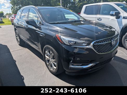 Used 2018 Buick Enclave Avenir w/ Avenir Technology Package FWD image 3