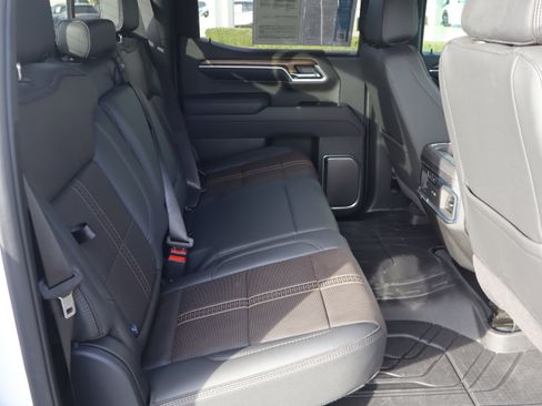 Certified 2025 Chevrolet Silverado 1500 High Country image 37